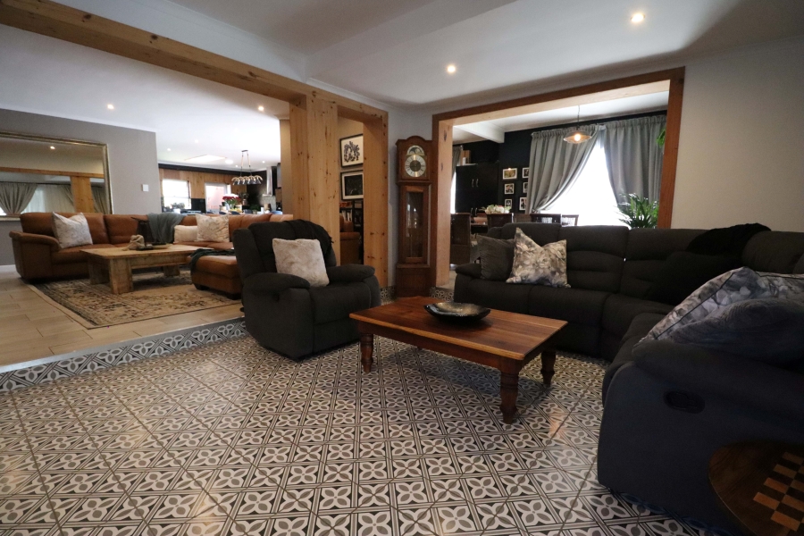 4 Bedroom Property for Sale in Sherwood Eastern Cape